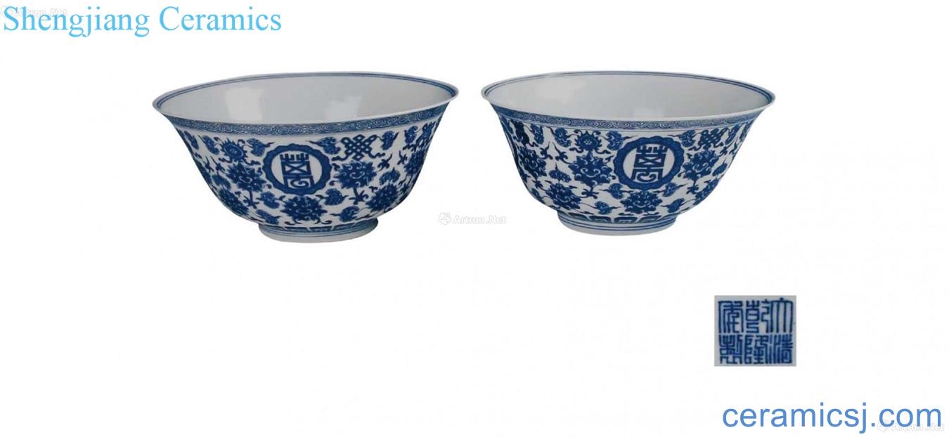 Blue and white stays green-splashed bowls