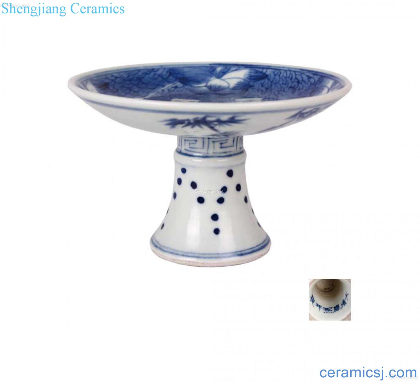 Blue and white lotus lad footed cup