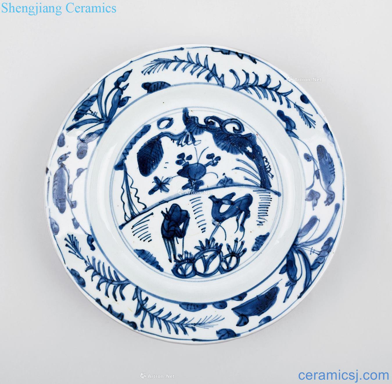 In the Ming dynasty Blue and white pine crane tray