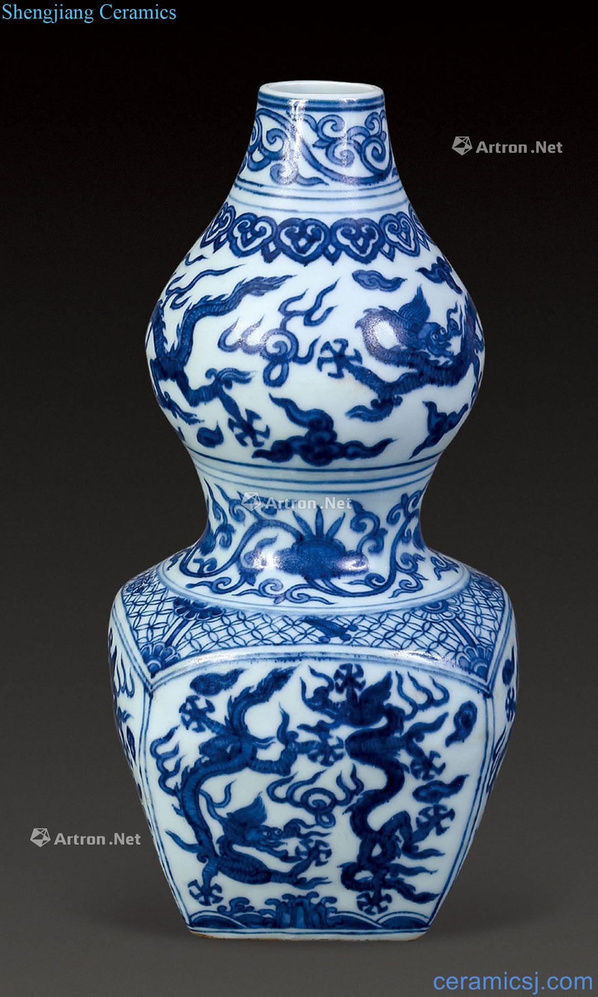 qing Blue and white dragon bottle gourd