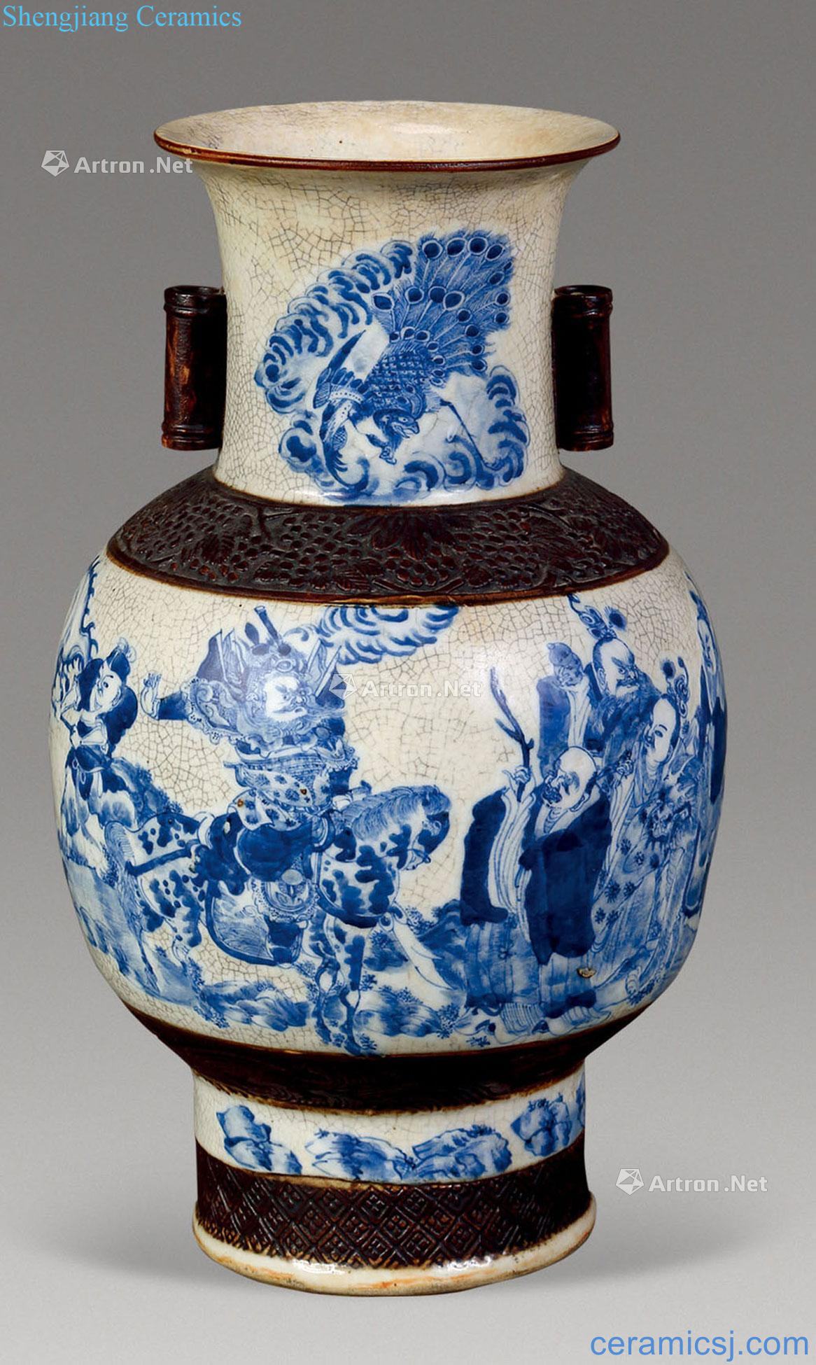 Qing dynasty blue and white characters penetration ears