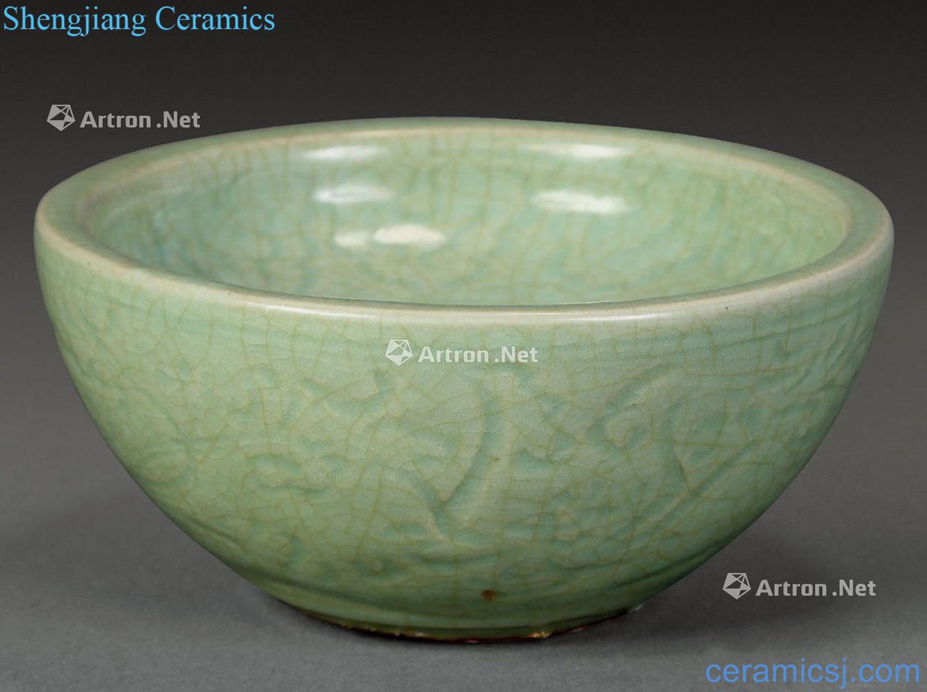 In the late Ming Longquan dark moment zhuge bowl