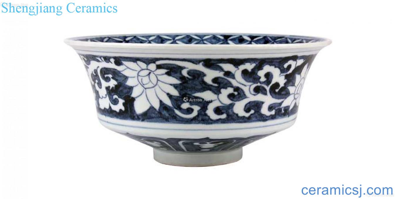 Blue and white lotus pond yuanyang grain fold along the bowl