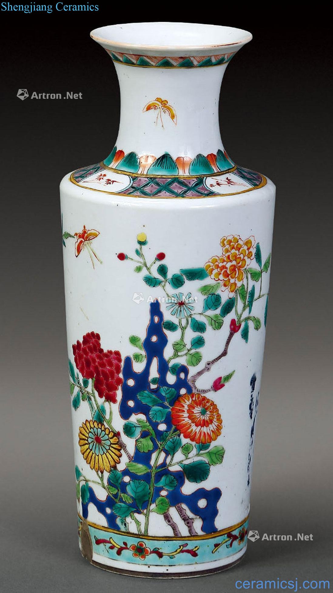 Qing guangxu Colorful flower butterfly bottle