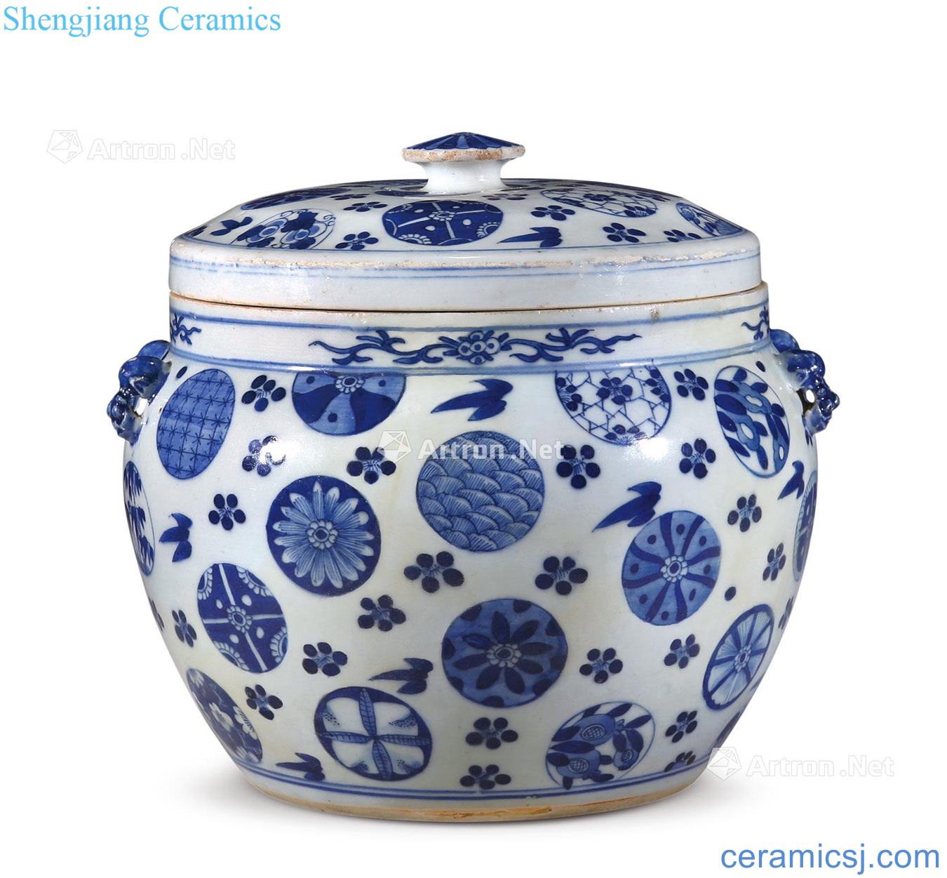 Qing daoguang Blue and white ball pattern cover tank