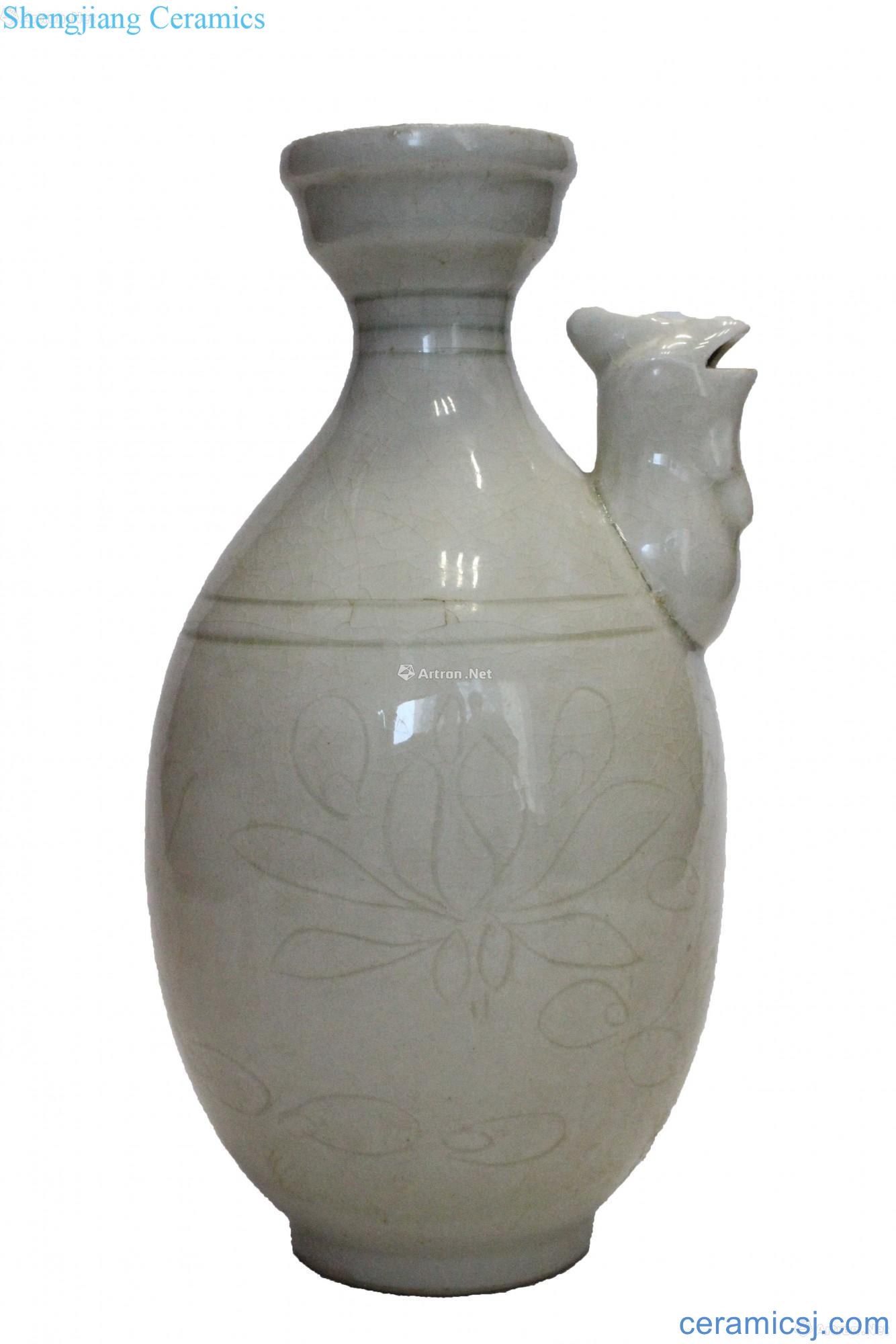 Kiln scratching crested bottle