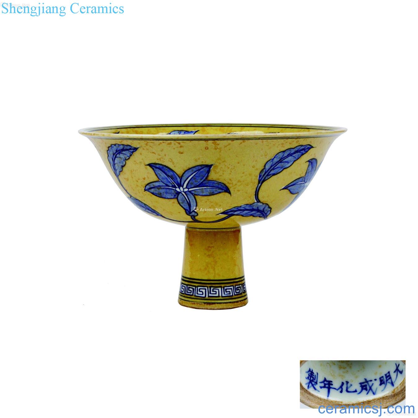 Blue and white flowers yellow glaze footed bowl