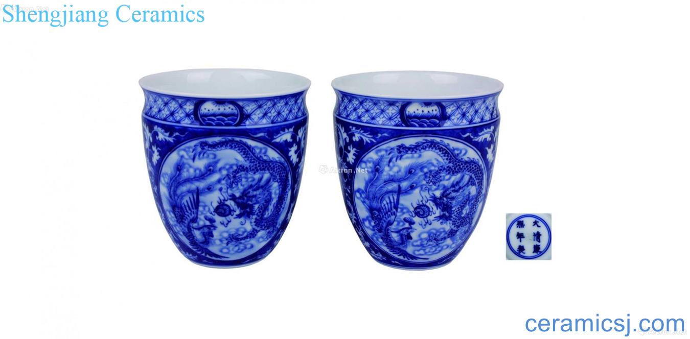 Blue and white medallion dragon cup