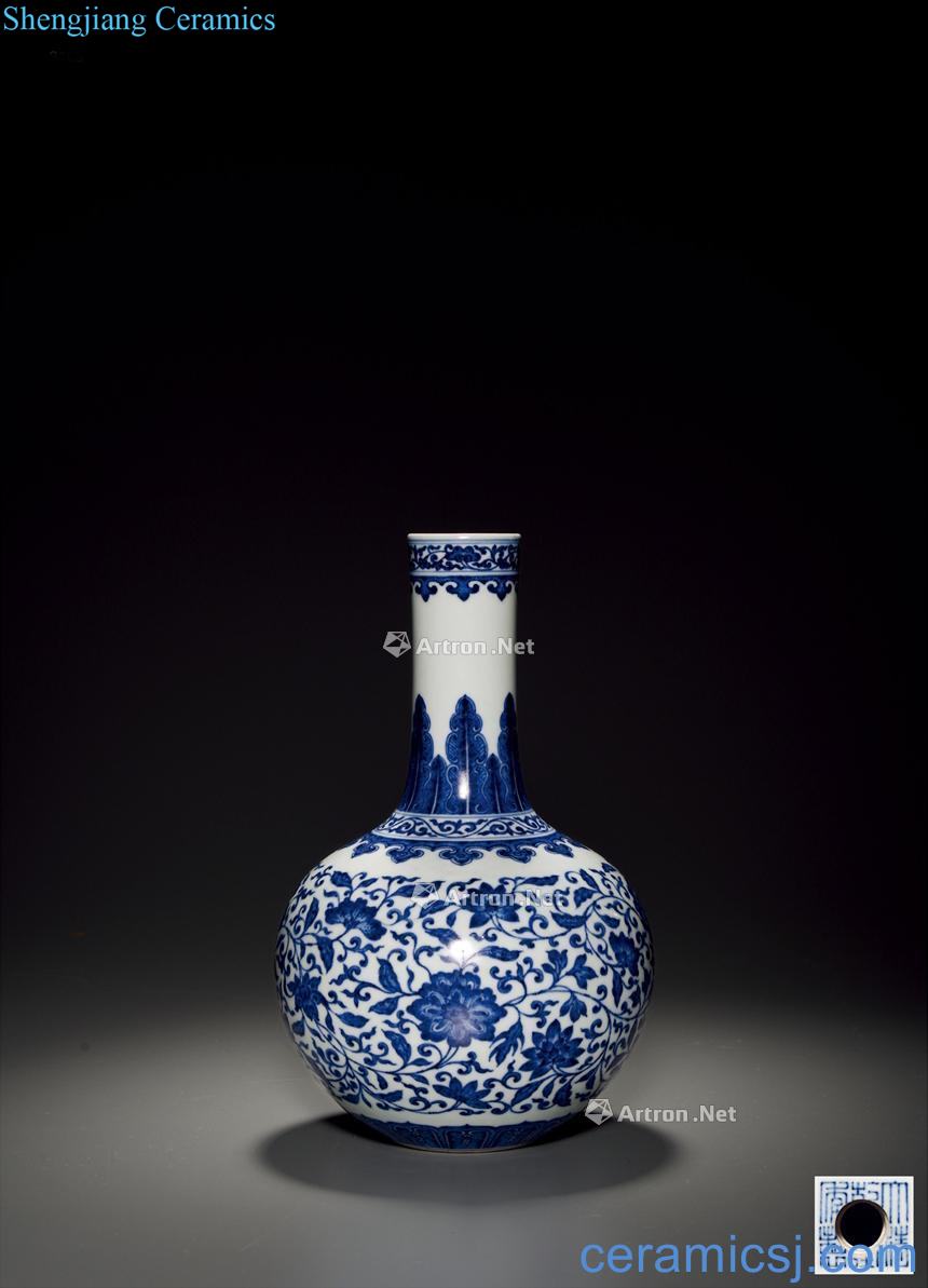 Qing qianlong Blue and white lotus flower pattern tree