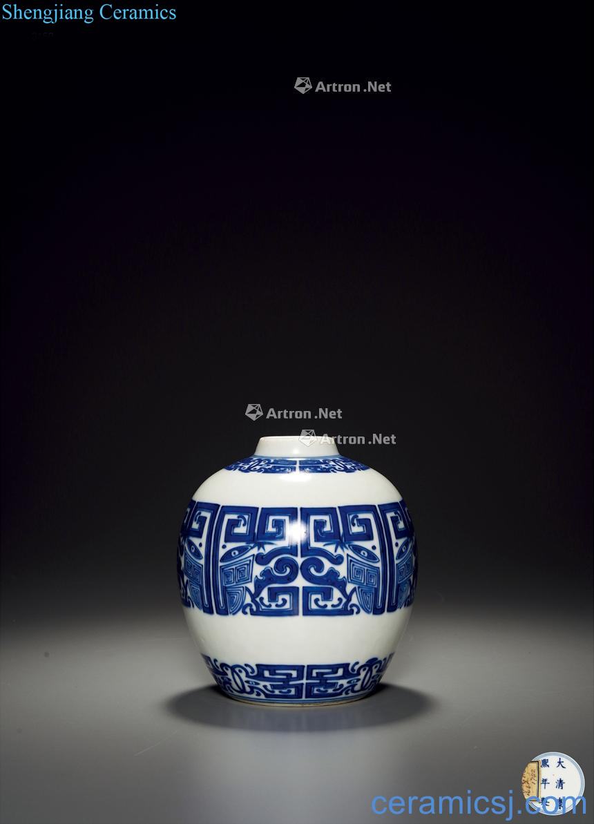 The qing emperor kangxi Blue and white antique beast grain small mouth cans
