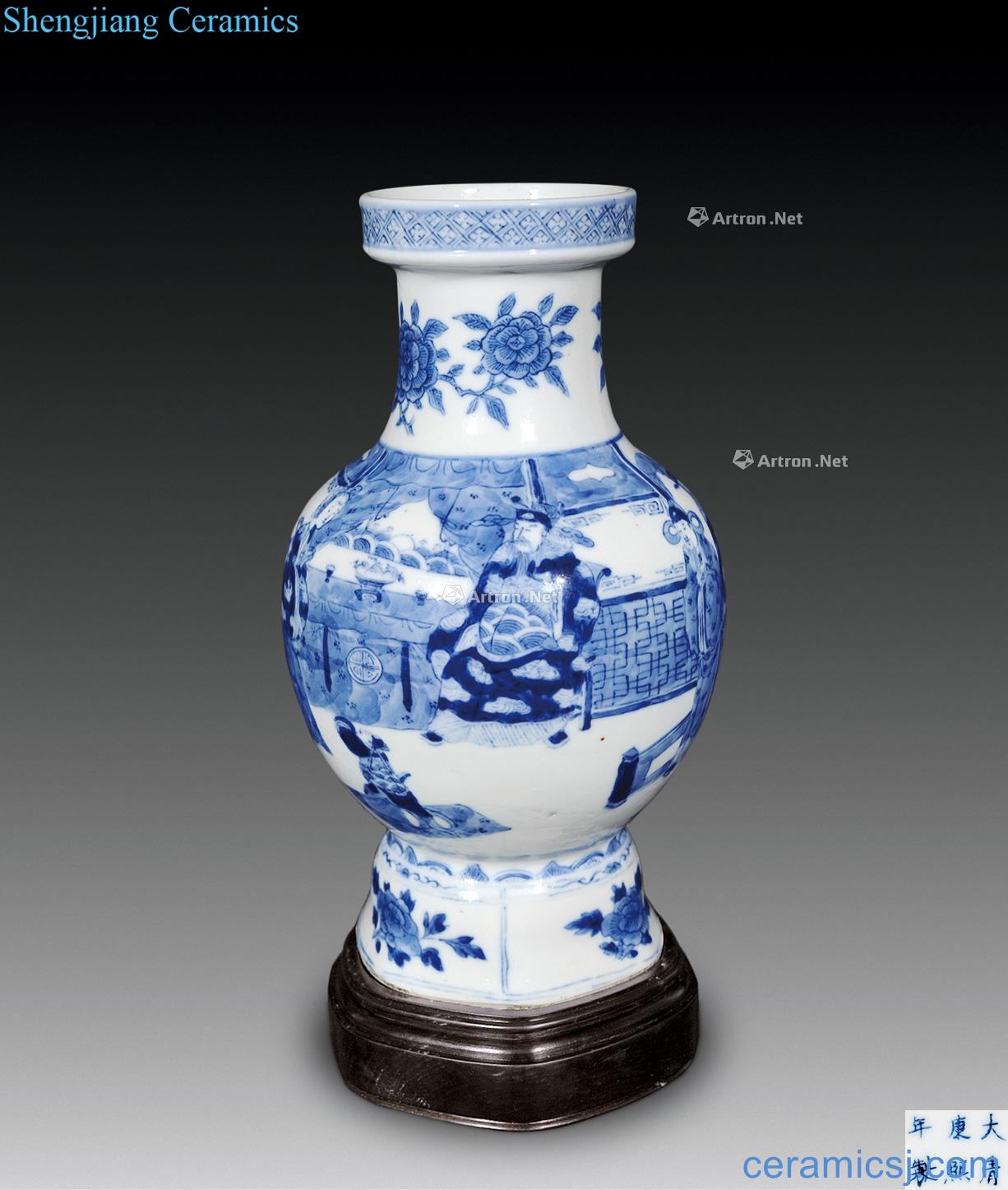 The qing emperor kangxi porcelain medallion in the narrative position