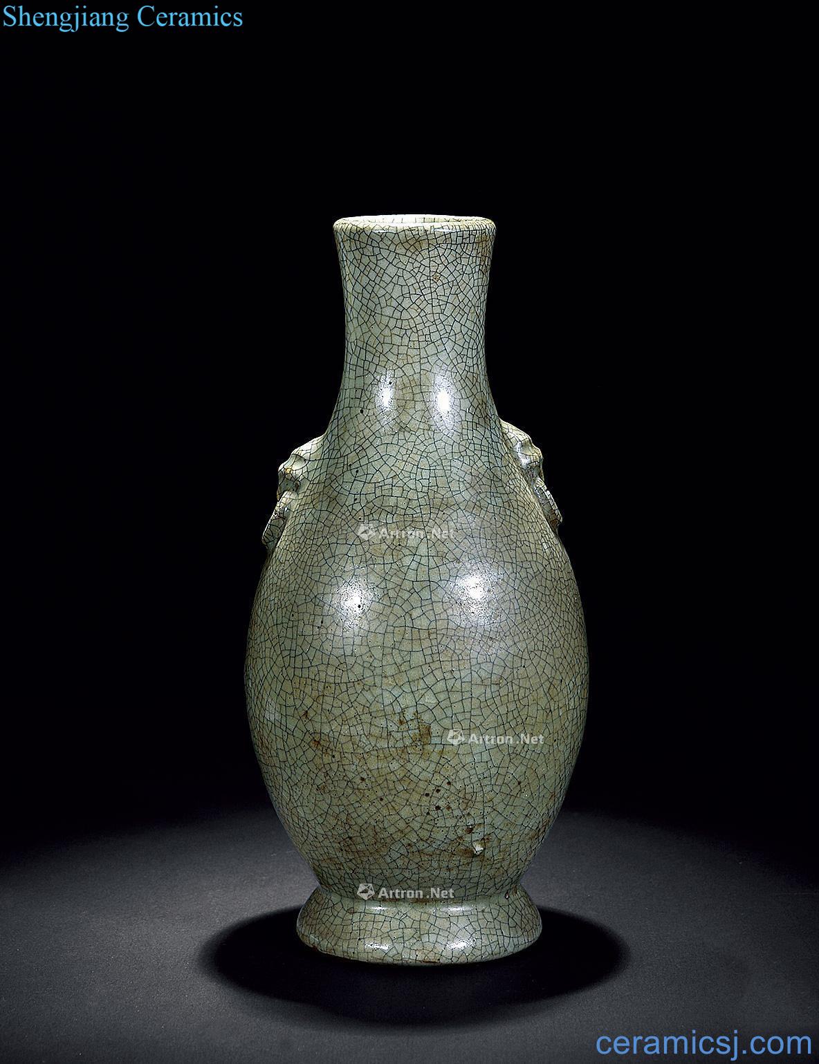 In the late Ming Imitation of elder brother glaze first bottle