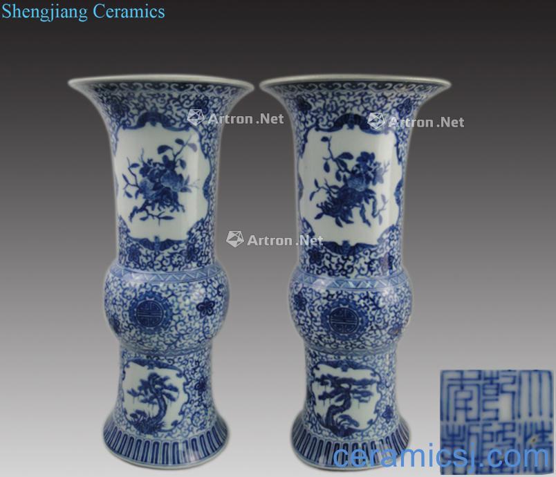 Blue and white flower vase with round medallion (a)