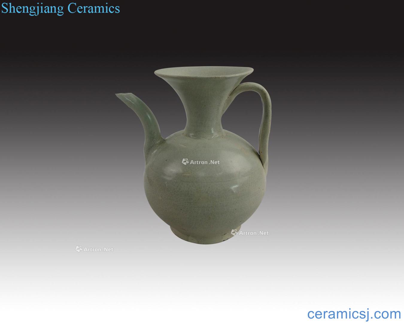 Five dynasties and ten states Green white glaze ewer