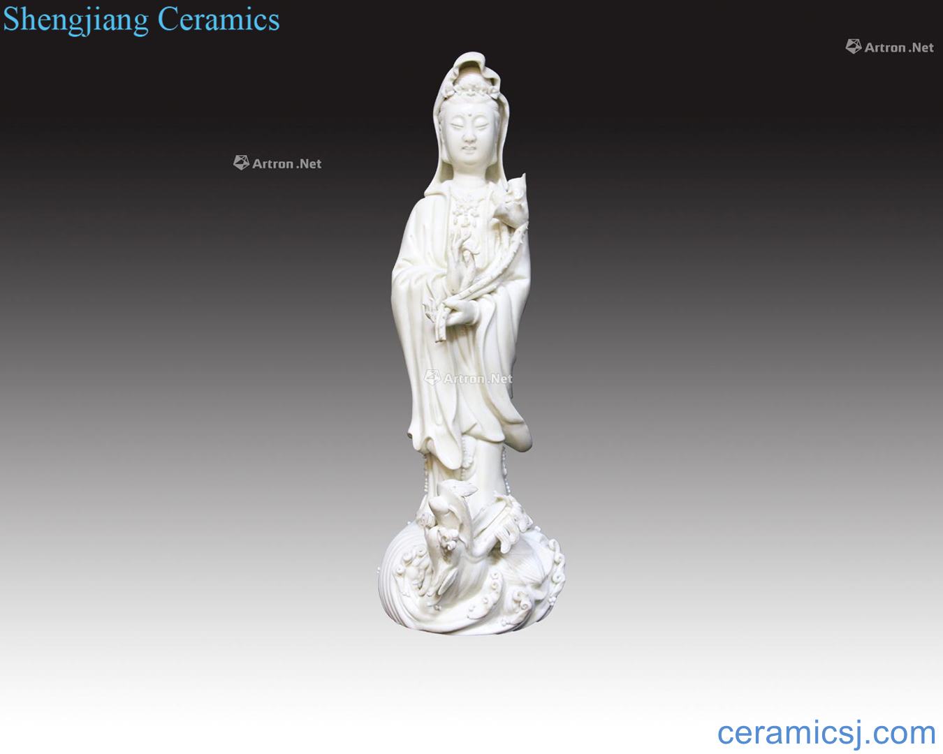 In the Ming dynasty Dehua guanyin stands resemble He Chaozong model