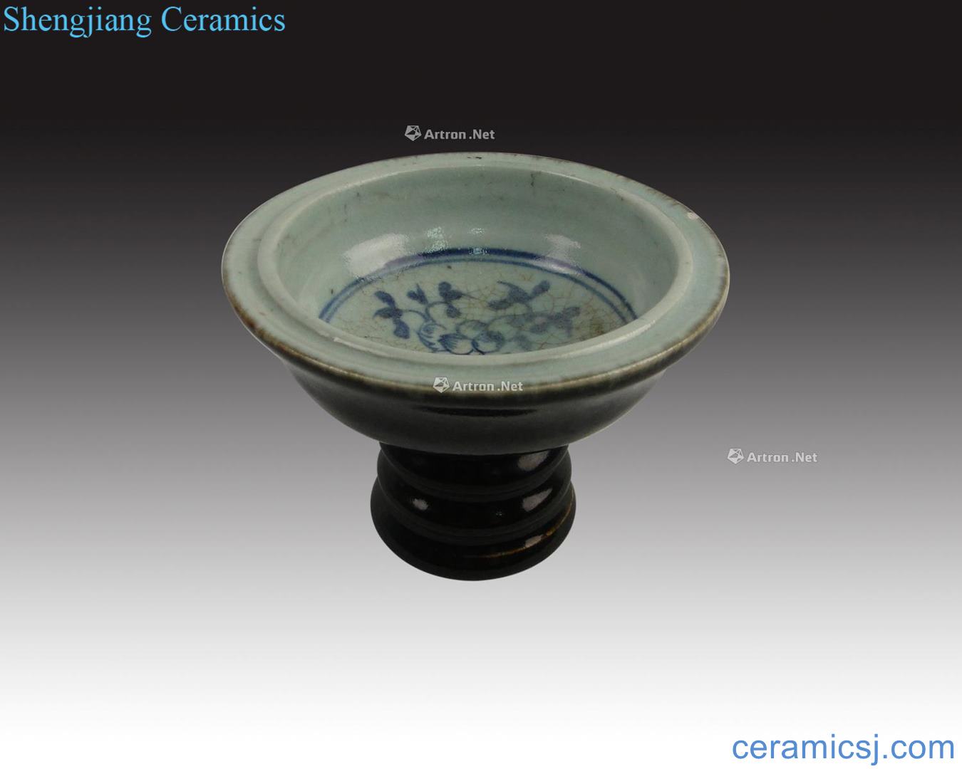 Mid Ming dynasty The black glaze footed cup