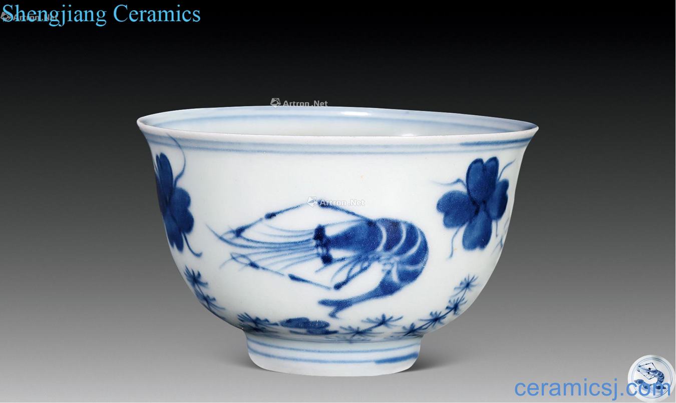 In the late Ming Blue and white shrimp grain pressure hand cup