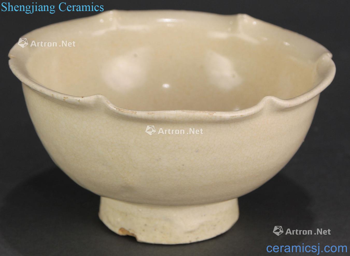 The song dynasty kiln sunflower shaped bowl