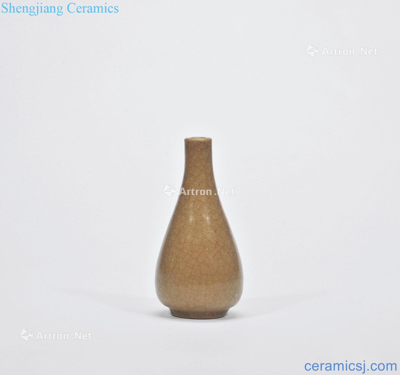 yuan Longquan celadon glaze huang small bottle