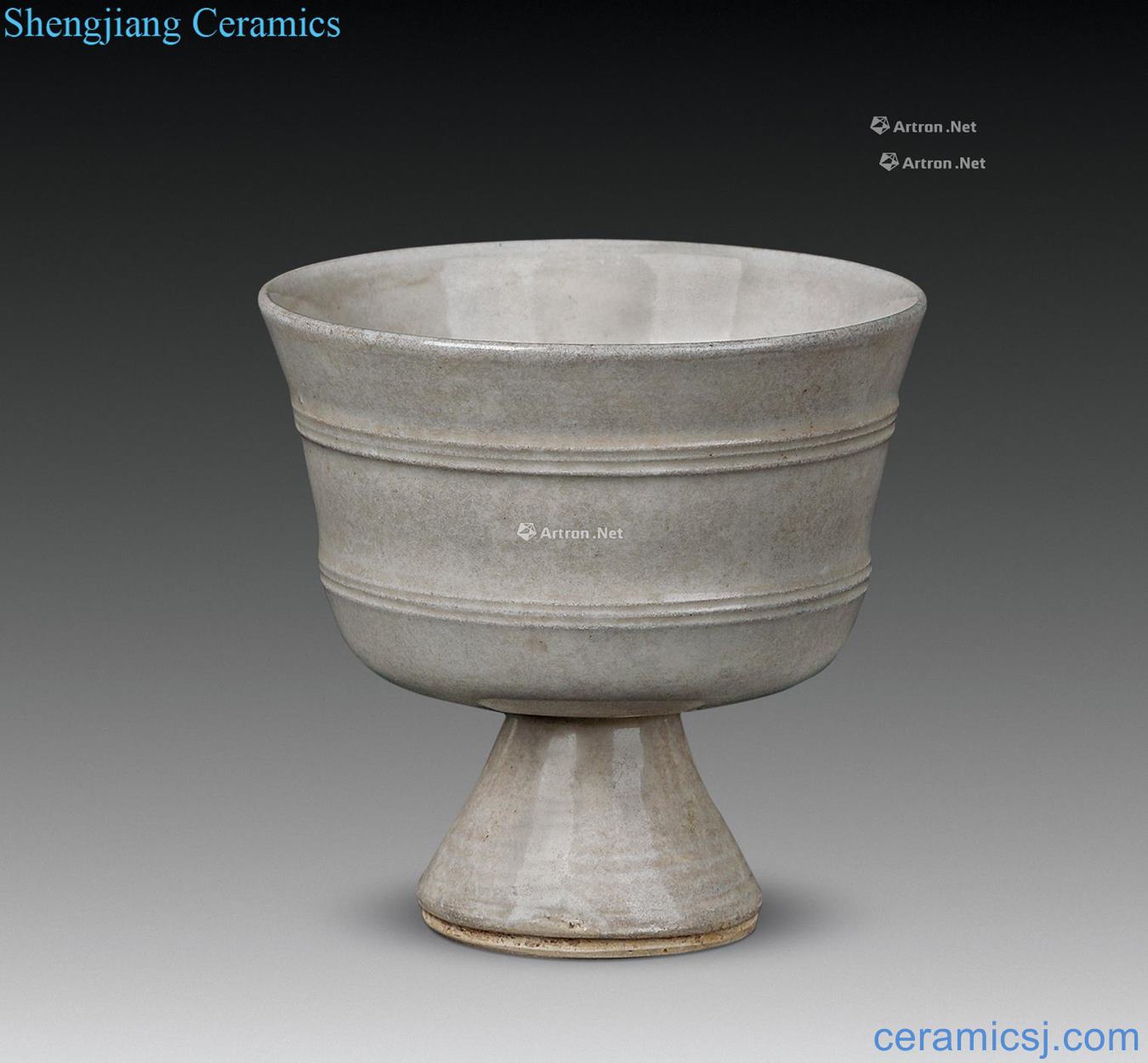 Xing kiln bowstring grain footed cup (a)
