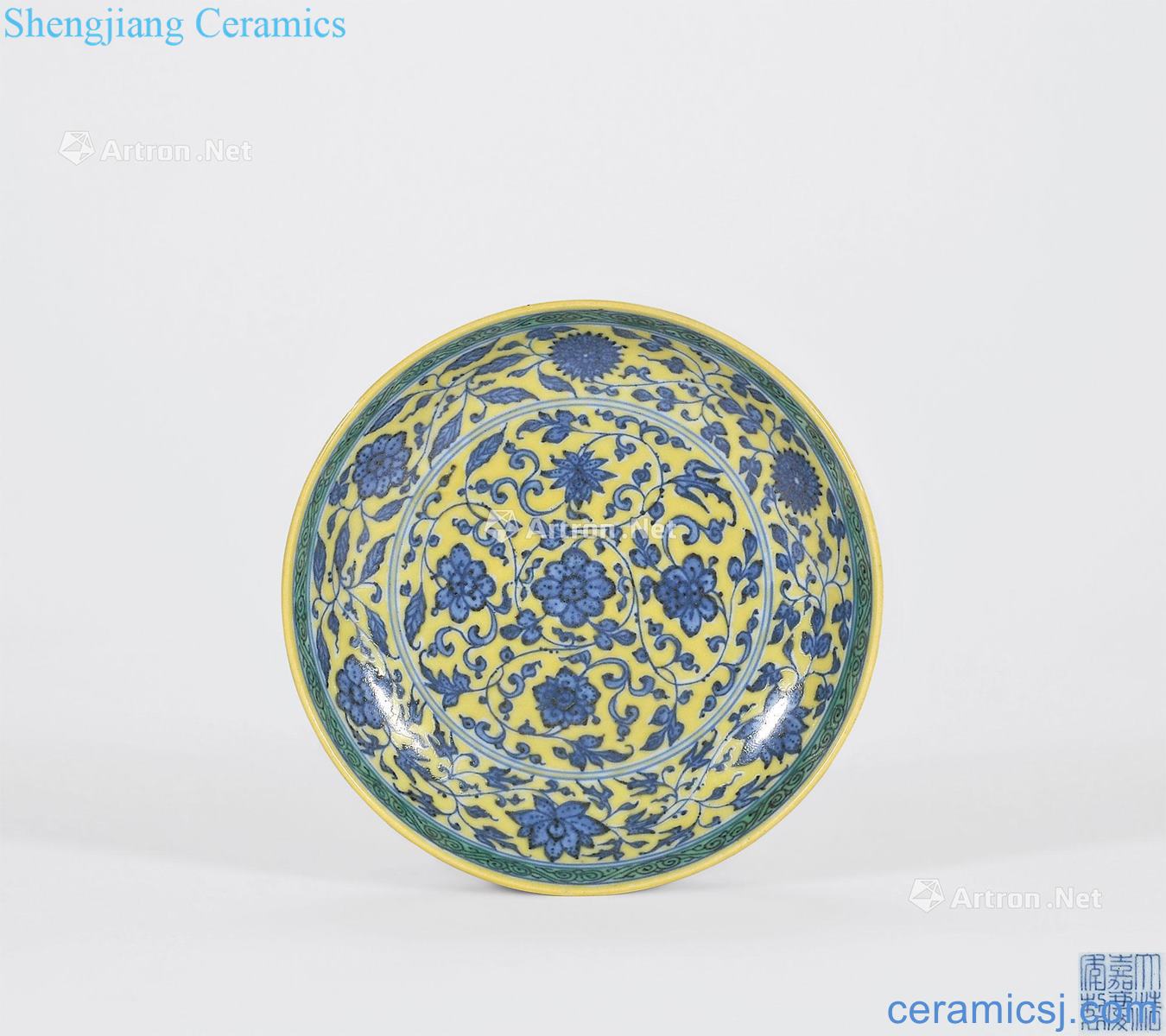 Qing jiaqing Yellow to blue and white lotus flower tray