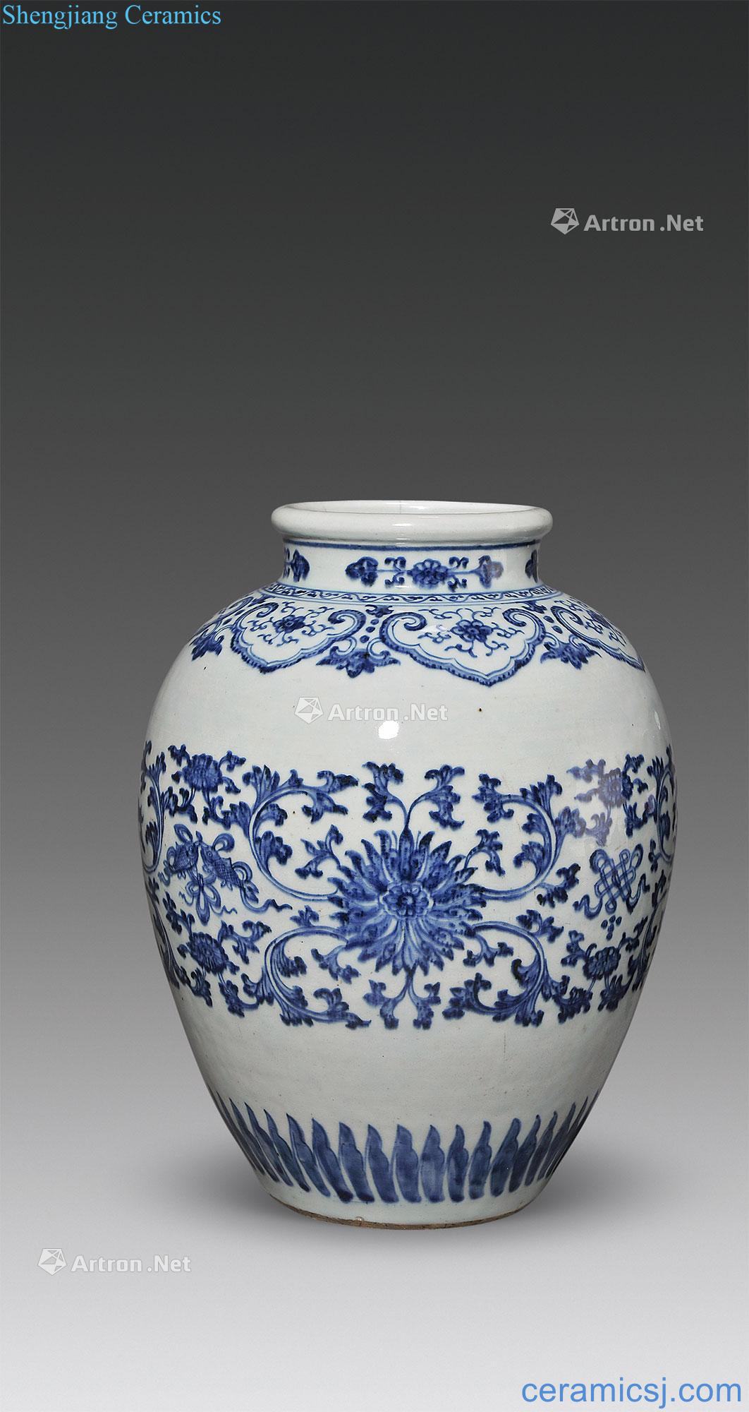 Qing qianlong Blue and white lotus flower grain white cans