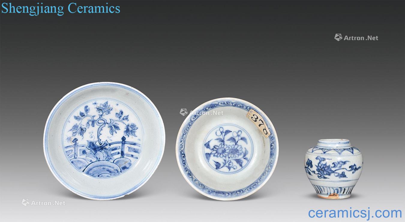 Yuan and Ming Blue and white flower tray bowl of small cans of each one