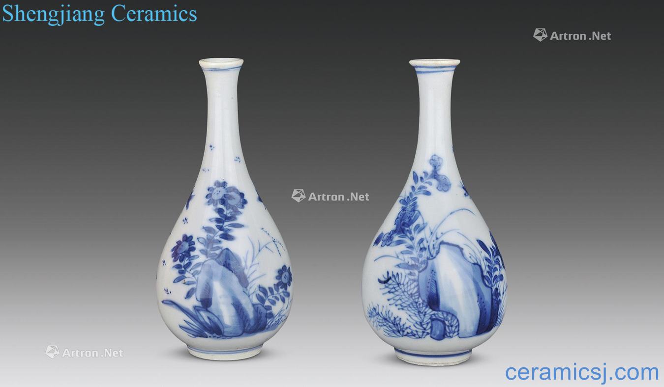 The qing emperor kangxi Blue and white flower on grain small bottle (a)