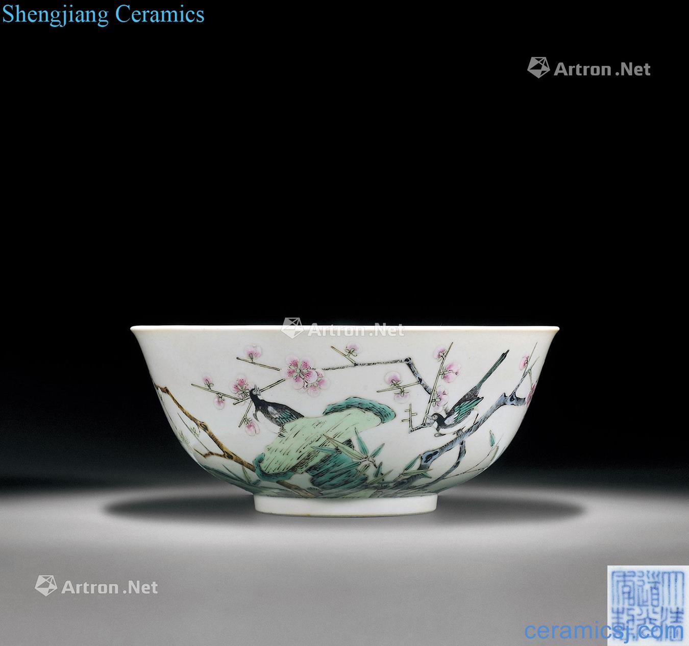 Clear light pastel magpie on mei figure large bowl
