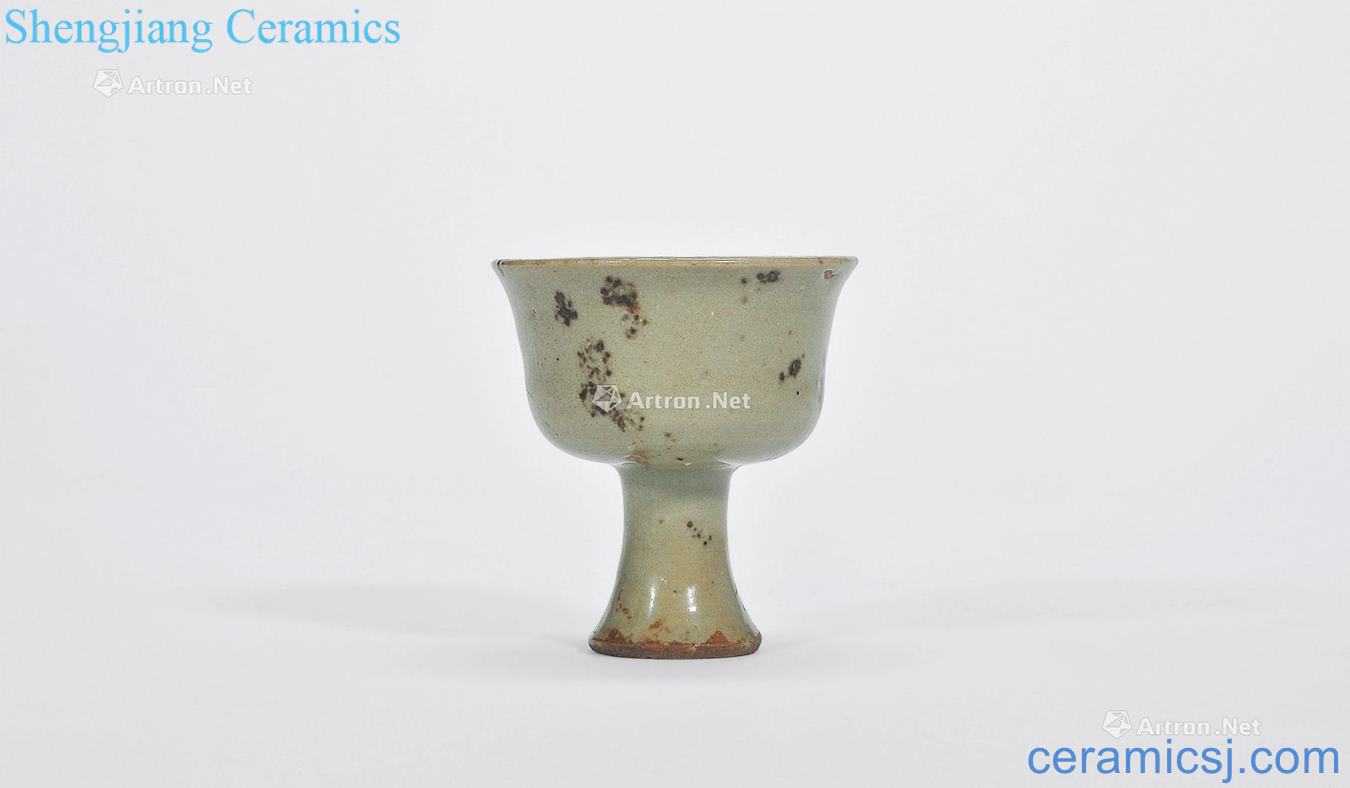 yuan Longquan celadon green glaze color in brown footed cup