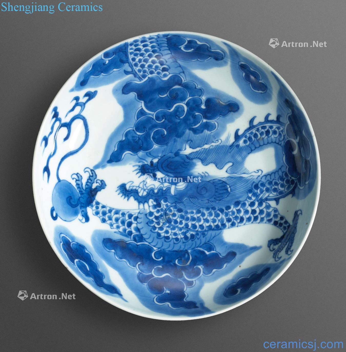 Qing yongzheng Blue and white auspicious dragon bead plate