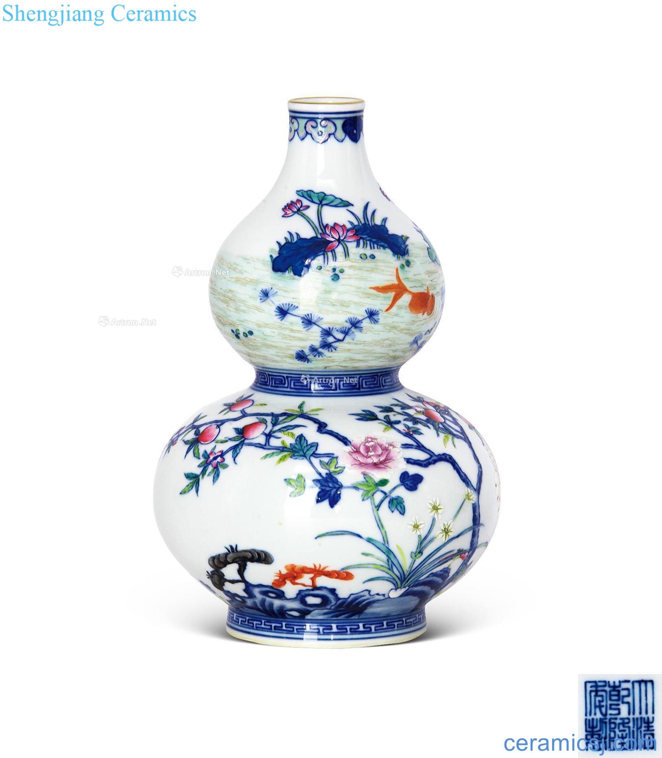 Blue and white pastel landscape painting of flowers and grain gourd bottle qianlong