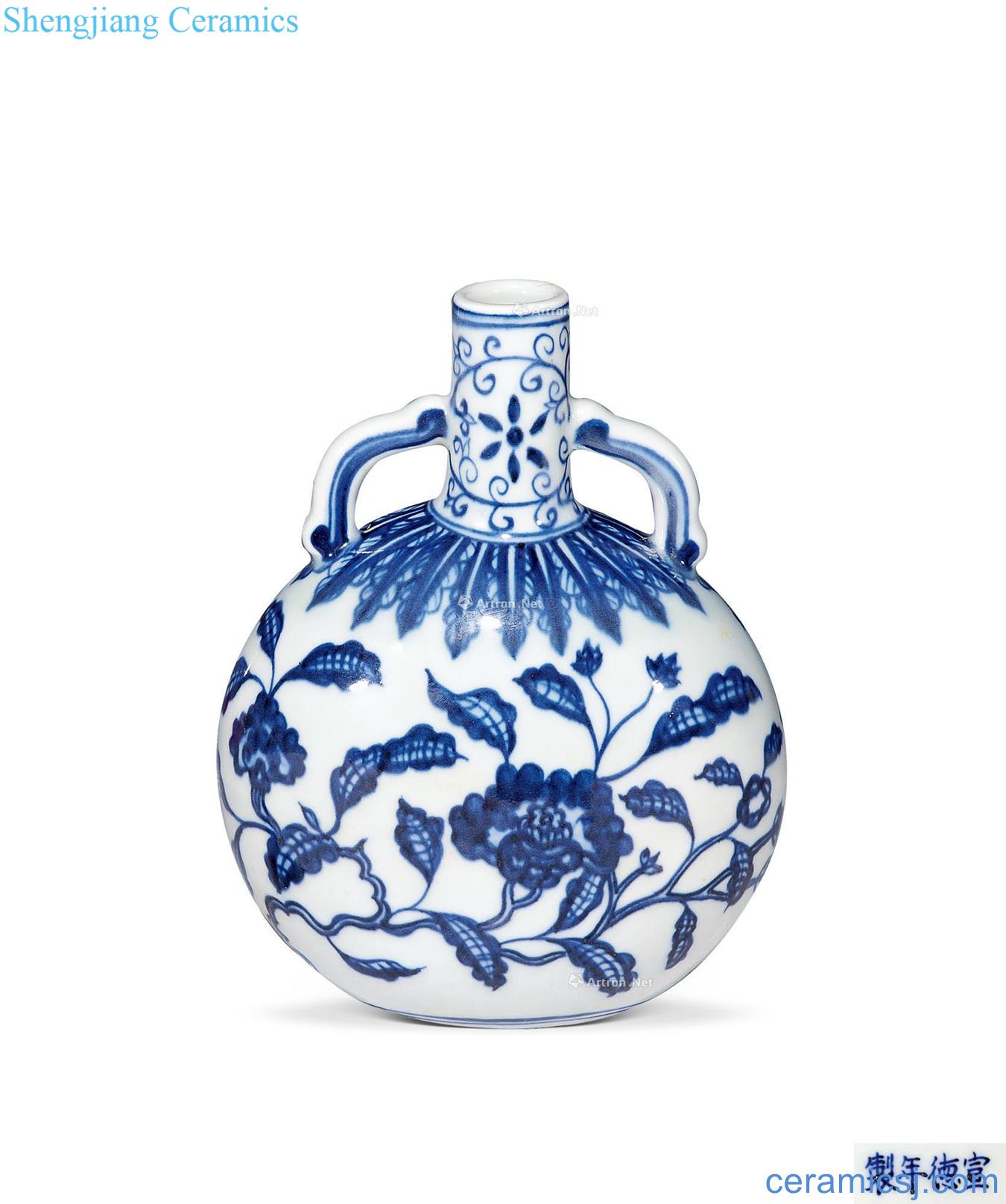 Qing qianlong Blue and white branches on bottle