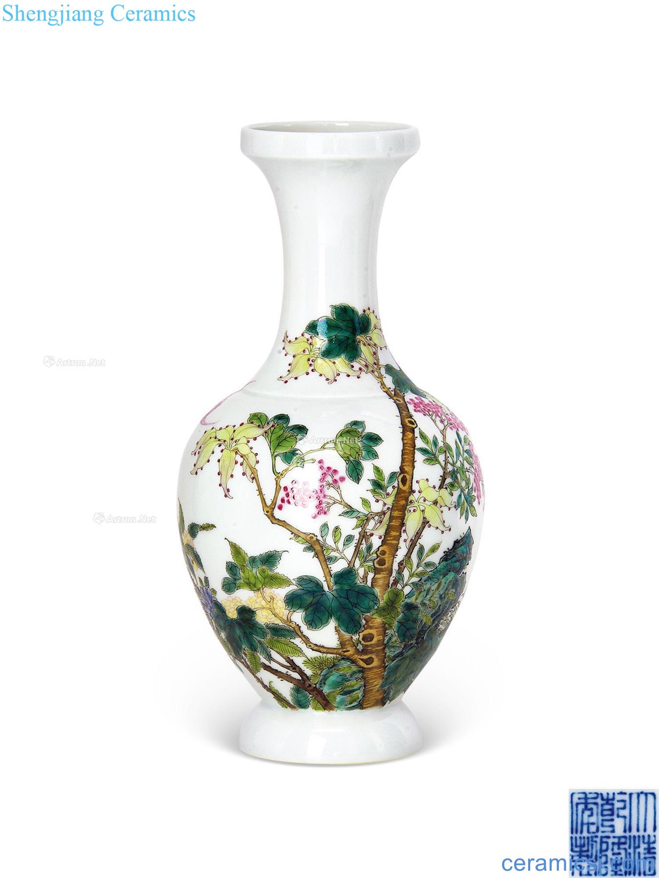 Qianlong pastel landscape flower dish buccal bottle