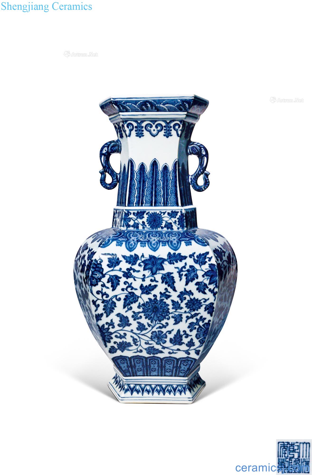 Qing qianlong Blue and white lotus flower grain like ear vase