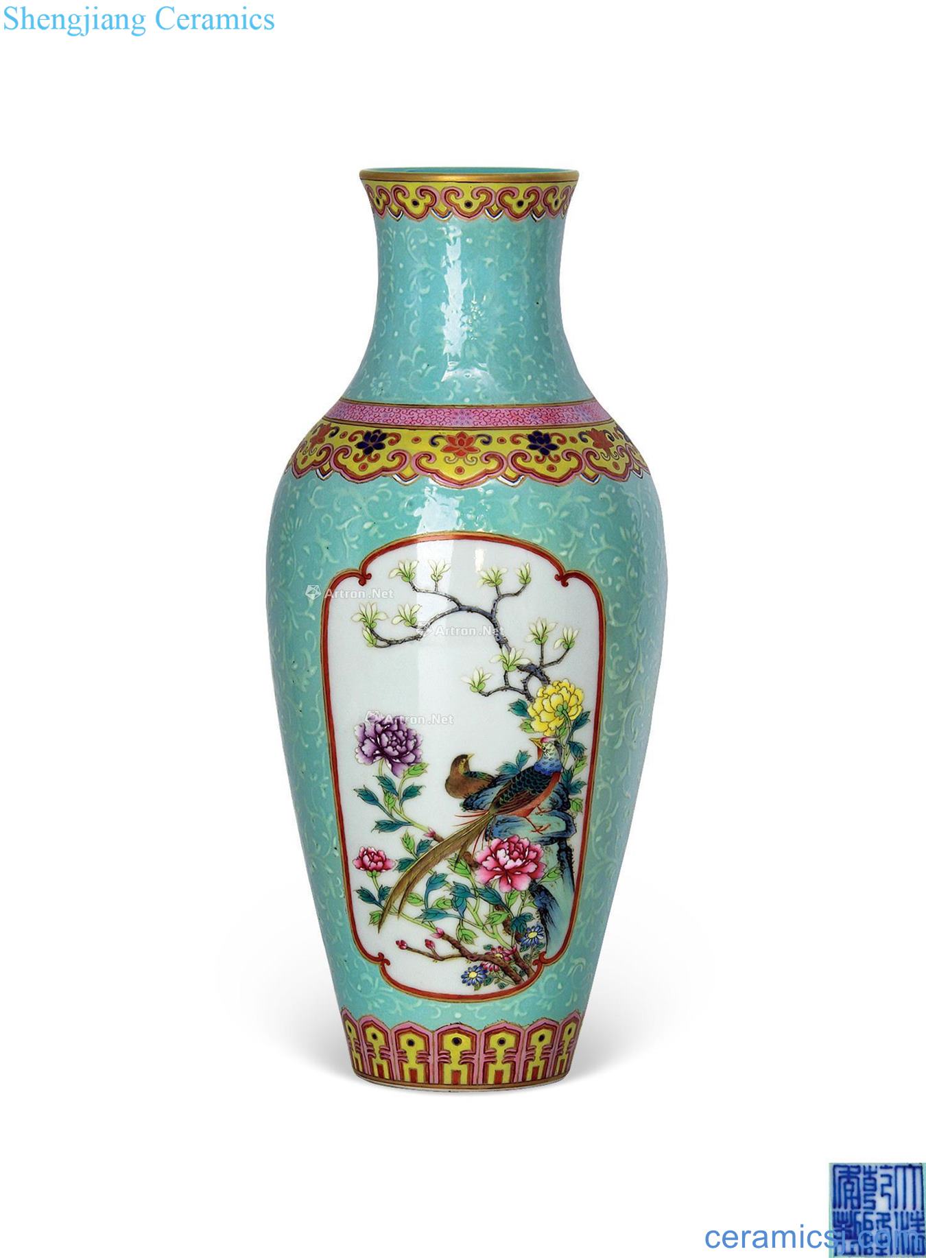 Qianlong pastel green grain goddess of mercy bottle bottom medallion and flowers and birds