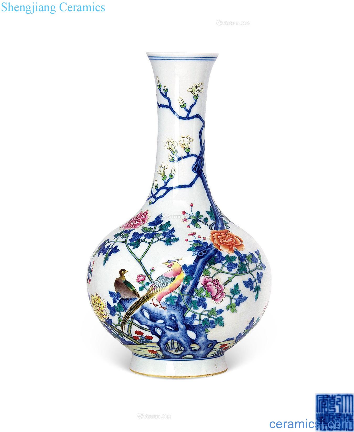 Qianlong blue-and-white pastel landscape painting of flowers and lines of the reward bottle