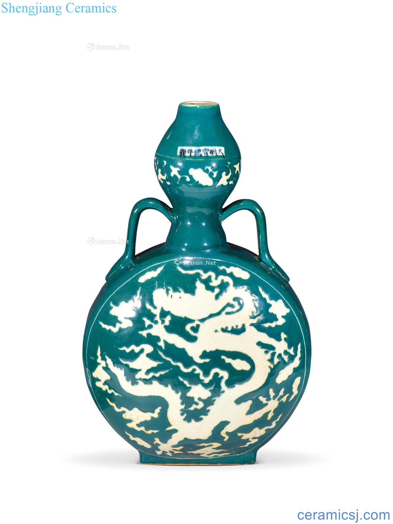 Ming xuande dragon ears on bottle