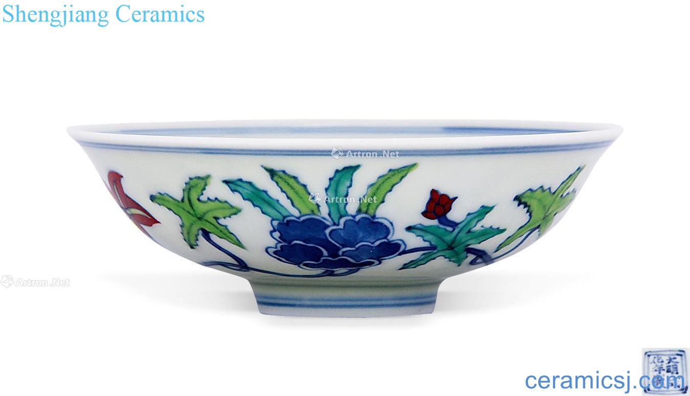 in Dou colored flowers green-splashed bowls