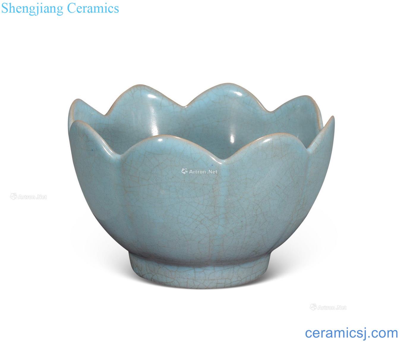 The song dynasty Your kiln azure glaze lotus bowl