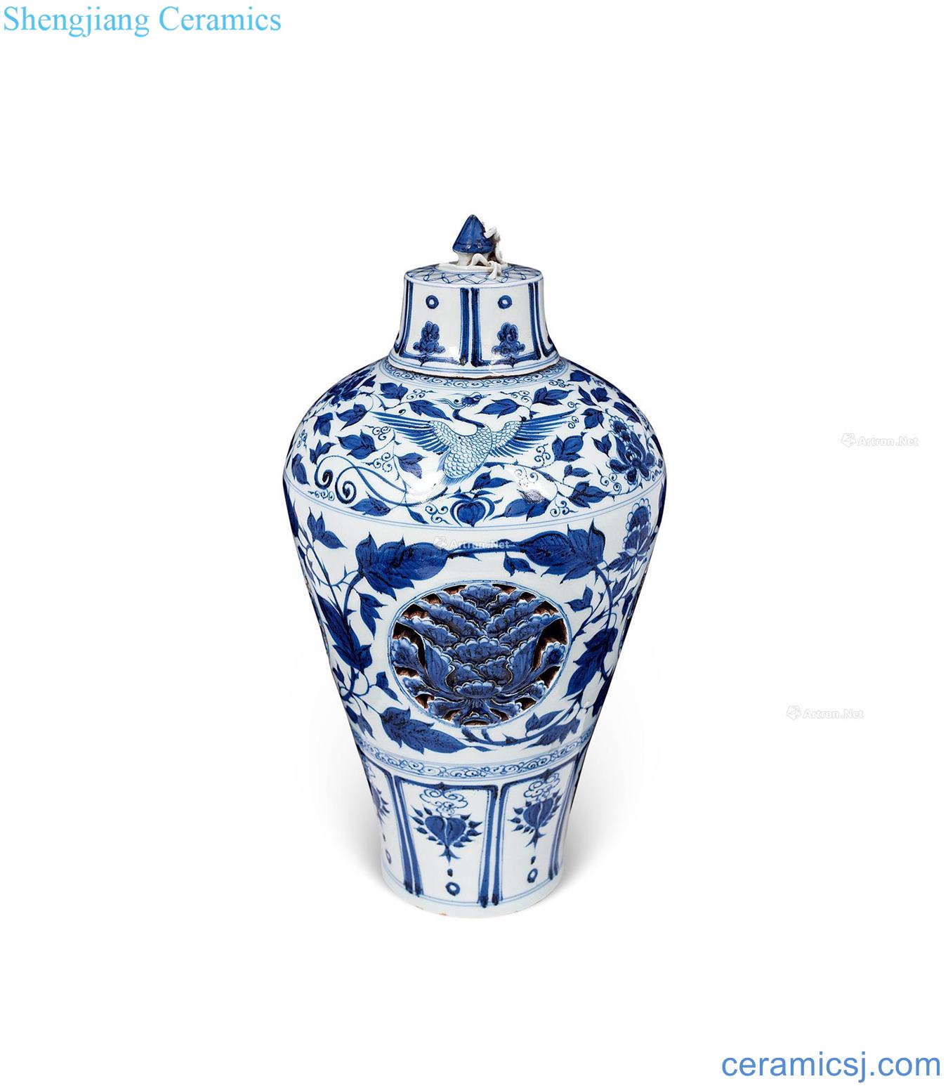 yuan Blue and white peony hollow-out the plum bottle