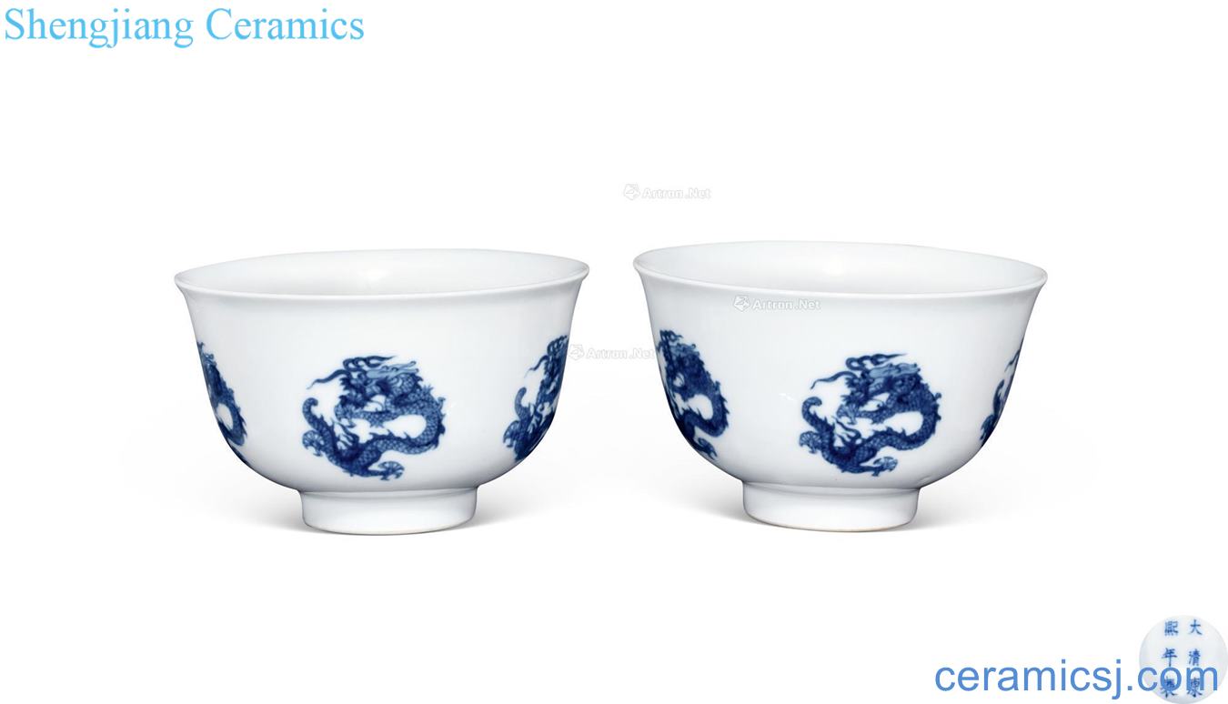 The qing emperor kangxi Blue and white group dragon cup (a)