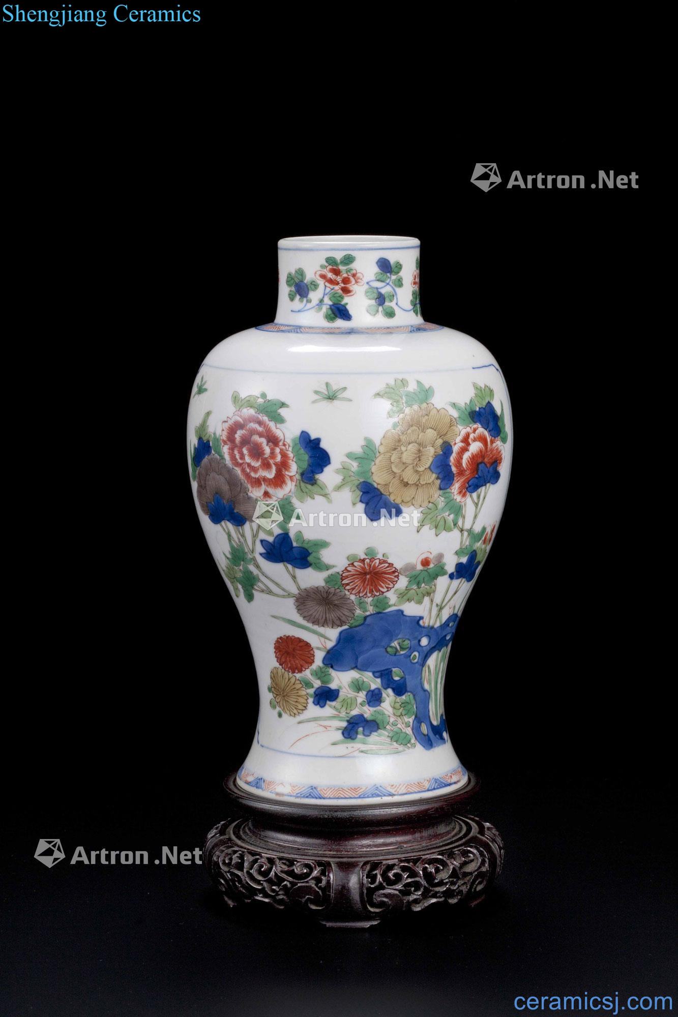 The qing emperor kangxi twin medallion flower-and-bird grain bottle