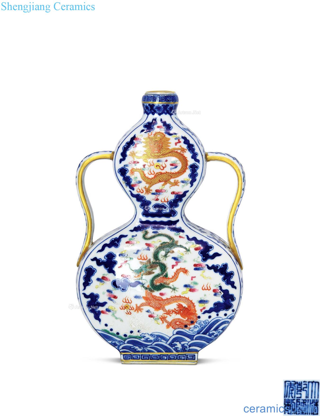 Qianlong porcelain enamel colour ears YunLongWen gourd bottle