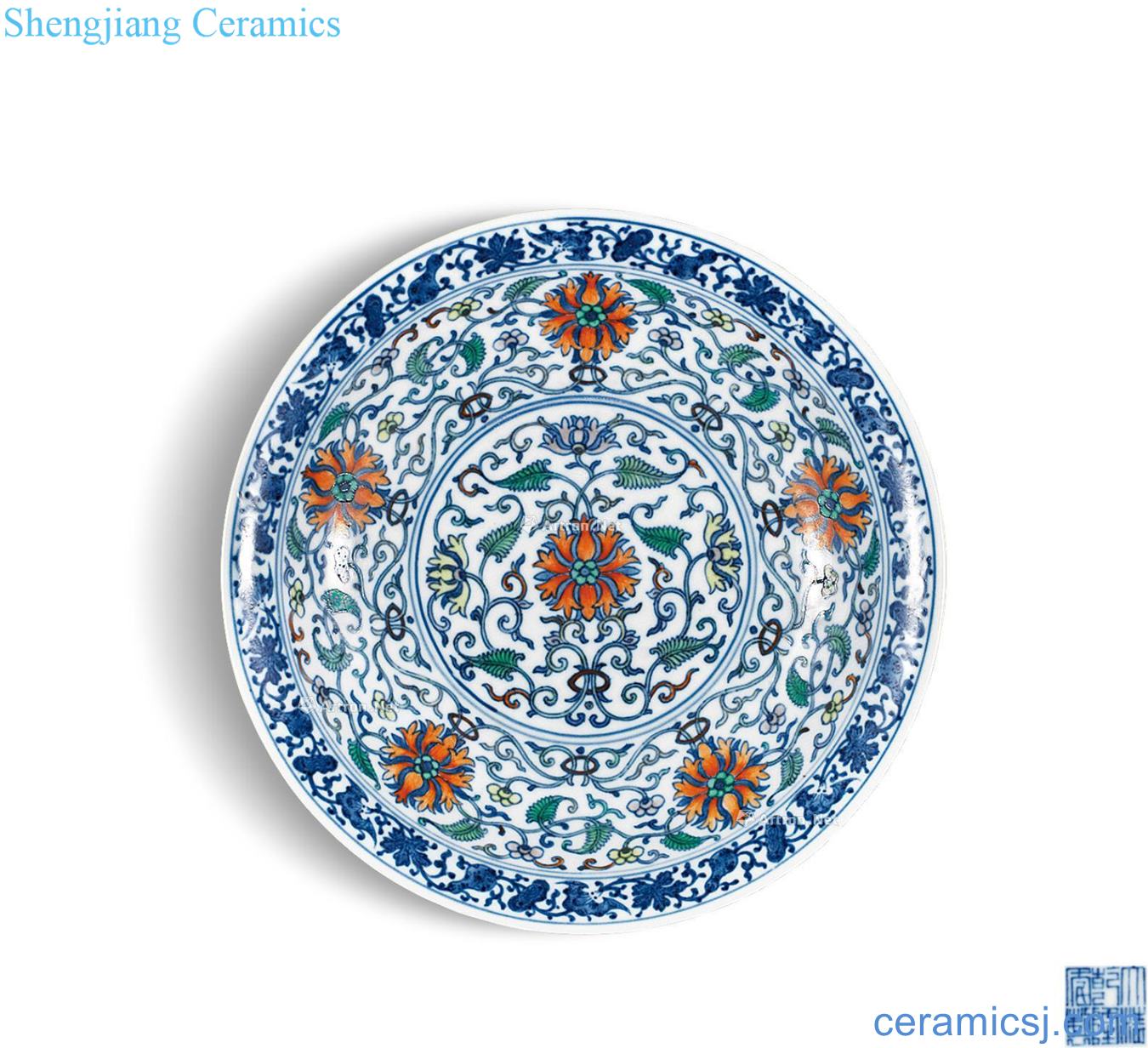 Qing qianlong bucket color treasure phase pattern plate