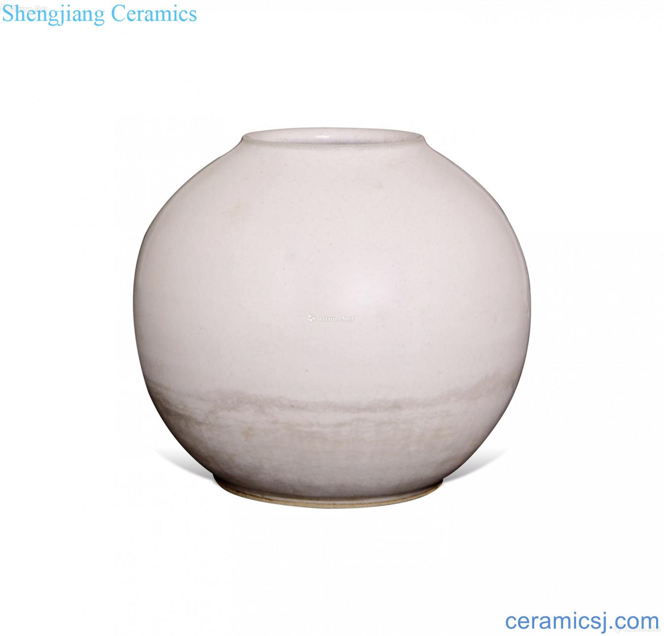 White glazed lanterns tank