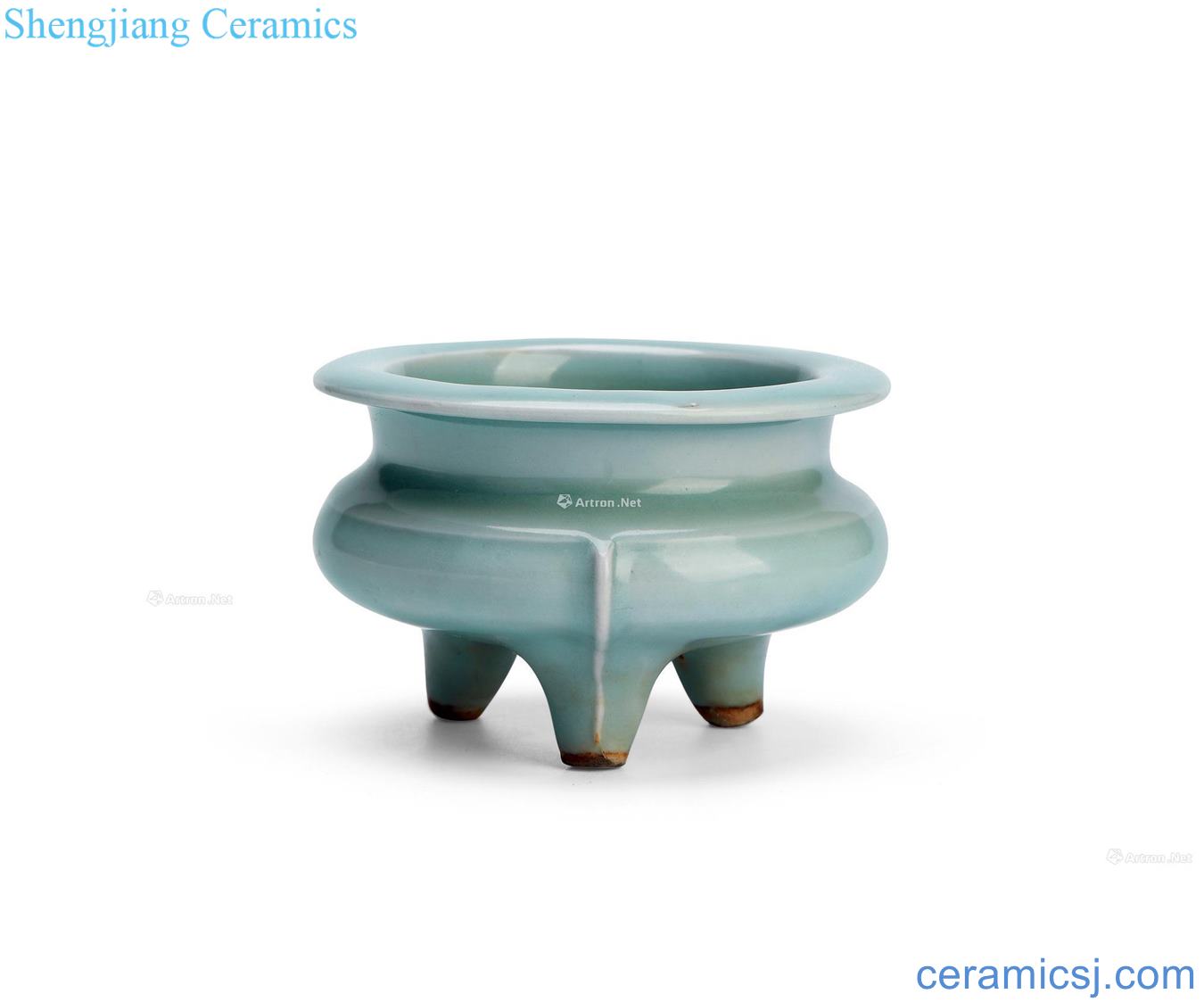 The southern song dynasty longquan celadon by type furnace with three legs