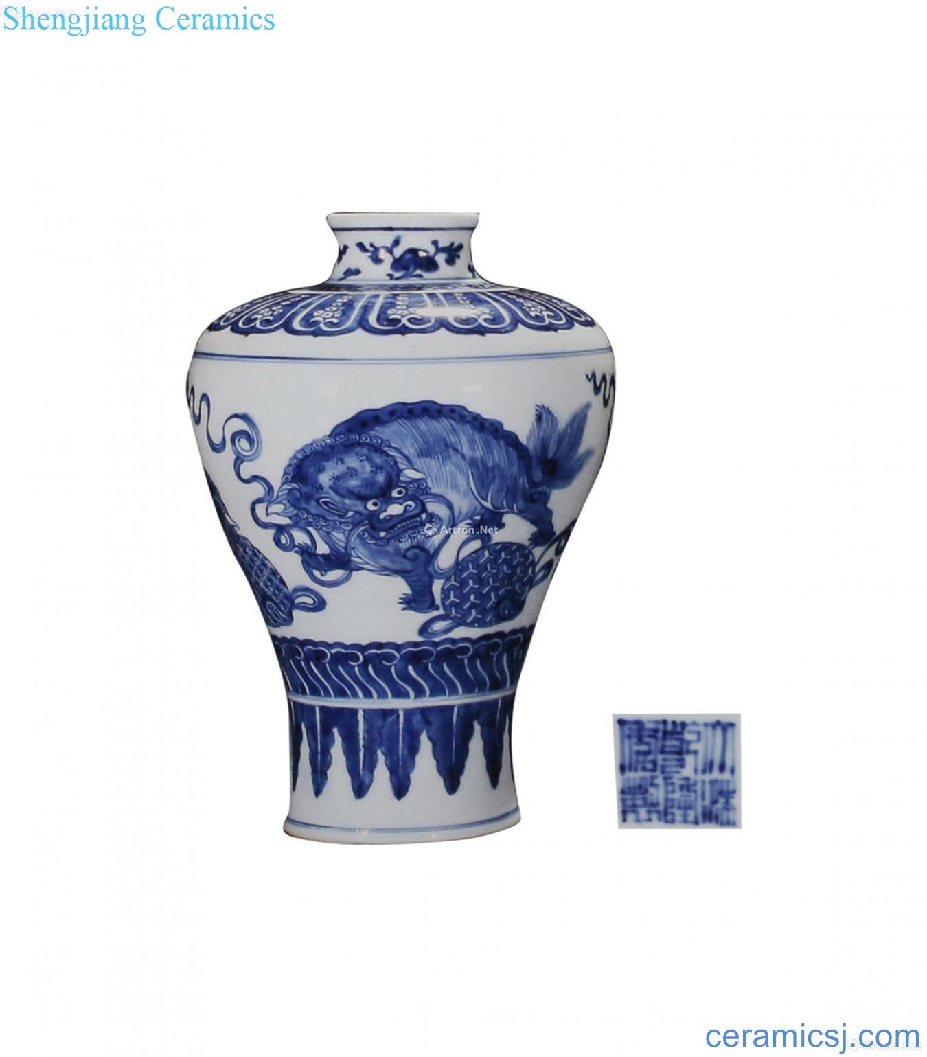 Blue and white lion play ball bottle