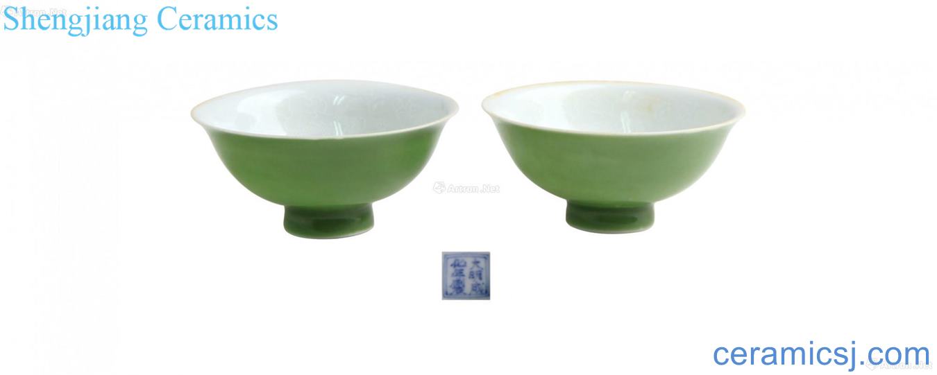 Melon green glaze dark carved dragon koubei