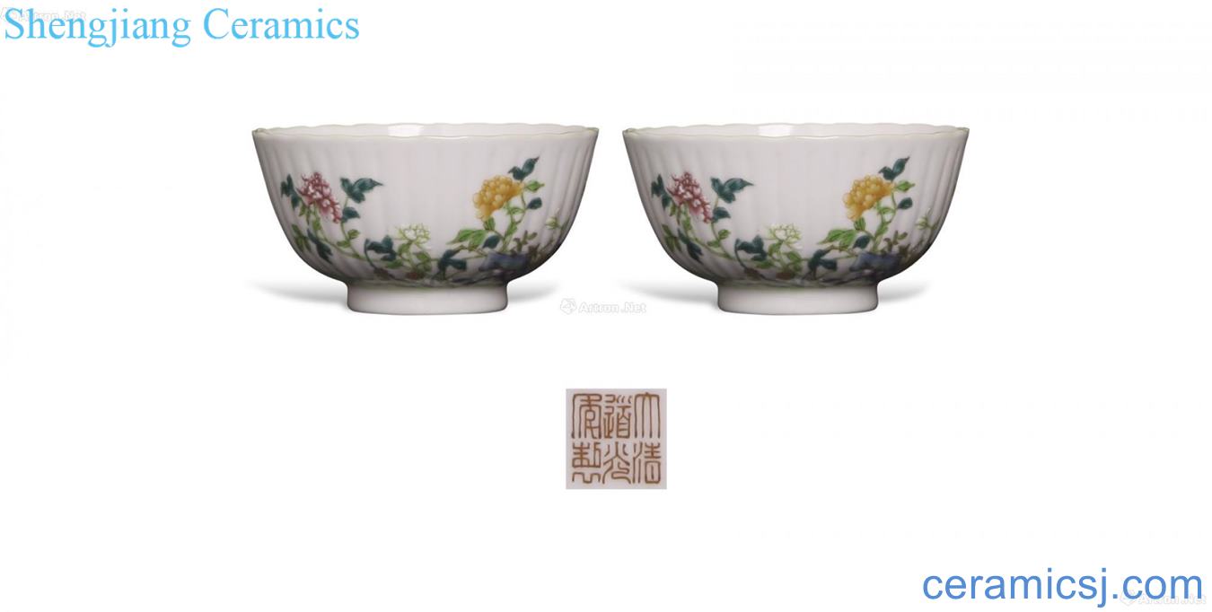 Pastel chrysanthemum petals green-splashed bowls